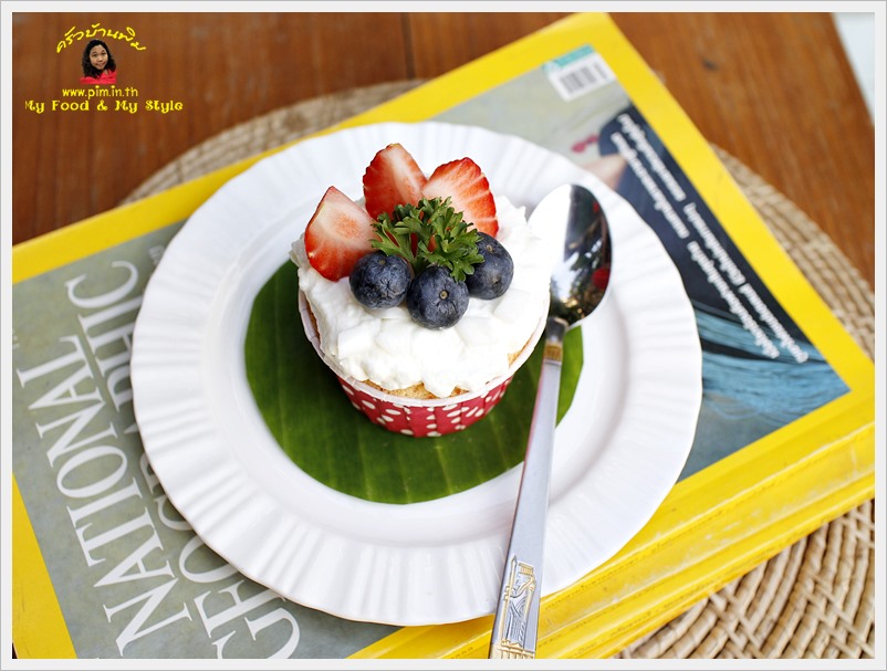 http://www.pim.in.th/images/all-bakery/mini-coconut-cake/mini-coconut-cake-22.JPG