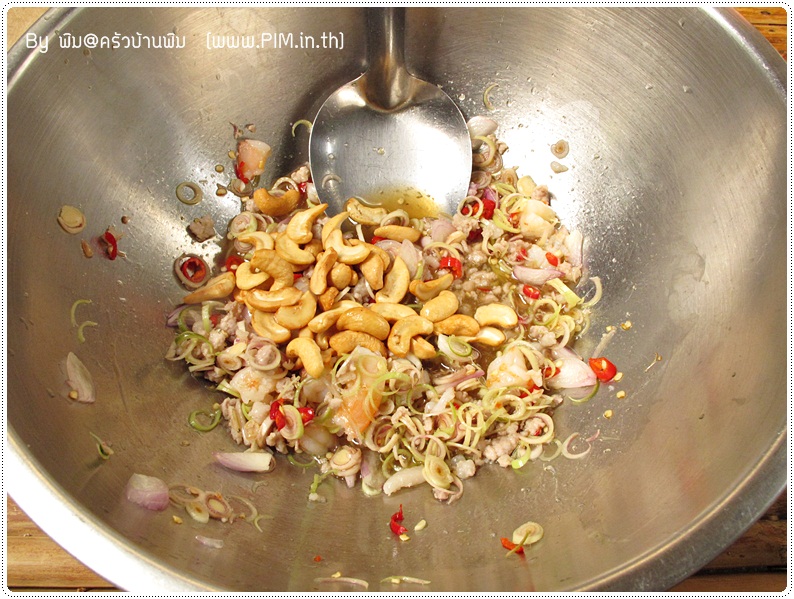 http://www.pim.in.th/images/all-one-dish-shrimp-crab/spicy-erynggi-mushroom-salad/spicy-erynggi-mushroom-salad-014.JPG