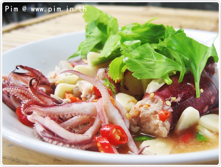 http://pim.in.th/images/all-one-dish-shrimp-crab/steam-squid/steam-%20squid-with-spicy-chilli-and-lemon-sauce-20.JPG