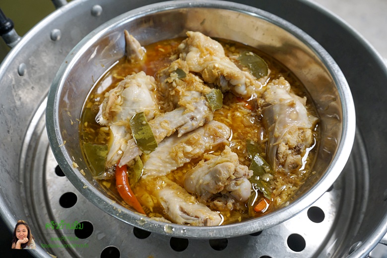 steamed chicken with thai herb 10