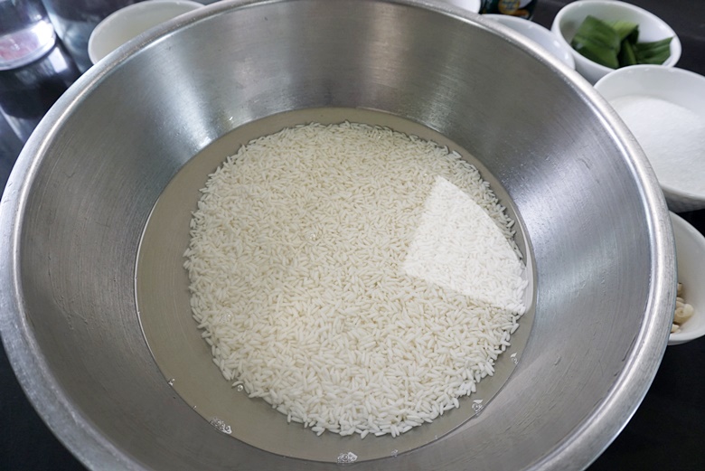 sticky rice with grains 05