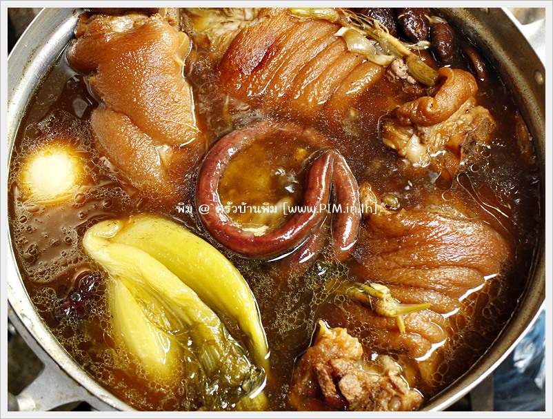 http://www.pim.in.th/images/all-one-dish-food/stewed-pork-leg-on-rice/115.JPG