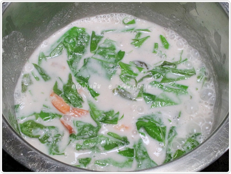 http://pim.in.th/images/all-one-dish-shrimp-crab/melinjo-and-shrimp-in-coconut-milk/melinjo-and-shrimp-in-coconut-milk-110.JPG