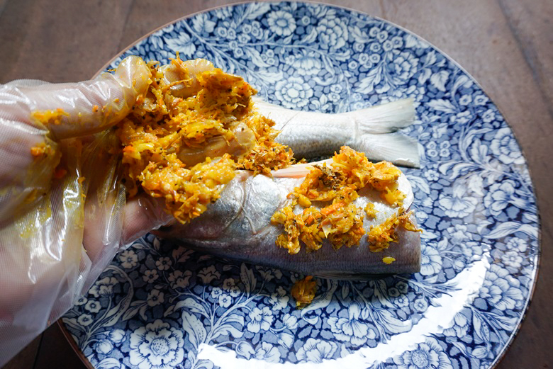 deep fried thread fin fish with turmeric 07