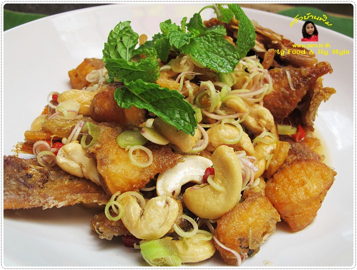 http://pim.in.th/images/all-side-dish-fish/pla-tubtim-tod-yum-takrai/pla-tubtim-tod-yum-takrai-08.JPG