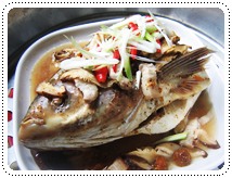 http://pim.in.th/images/all-side-dish-fish/steamed-big-head-fish-with-salt-plum-sauce/000.JPG