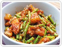 http://pim.in.th/images/all-side-dish-pork/spicy-fried-pork-with-yard-long-bean/spicy-fried-pork-with-yard-long-bean-02.JPG