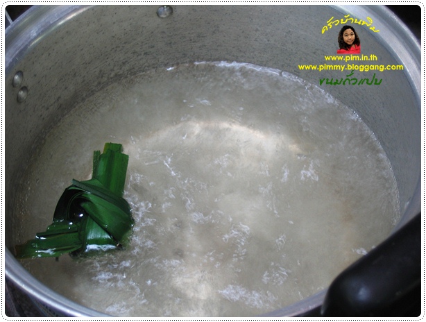 http://www.pim.in.th/images/all-thai-dessert/mung-bean-black-rice-crepe/mung-bean-%20black-rice-crepe-16.JPG